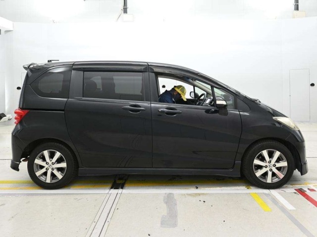 Honda FREED 2011 7686342-3