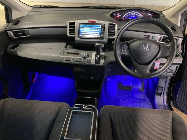 Honda FREED 2011 7686404-3