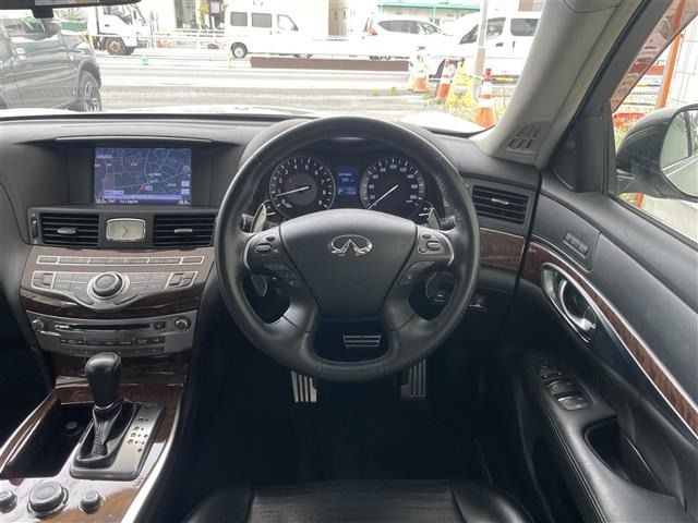 Nissan FUGA 2016 7678317-19