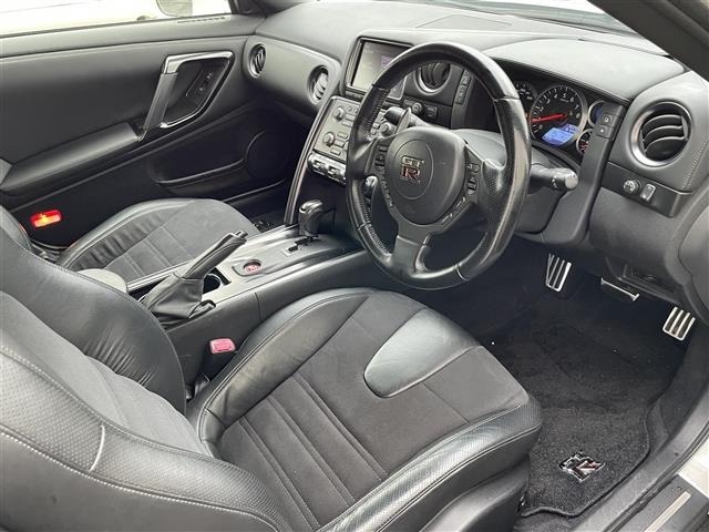 Nissan GT-R 2012 7676543-14