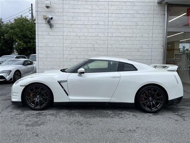 Nissan GT-R 2012 7676543-19