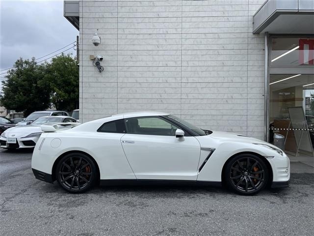 Nissan GT-R 2012 7676543-21