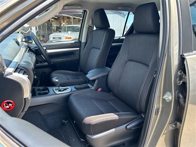 Toyota HILUX 2021 7678029-4