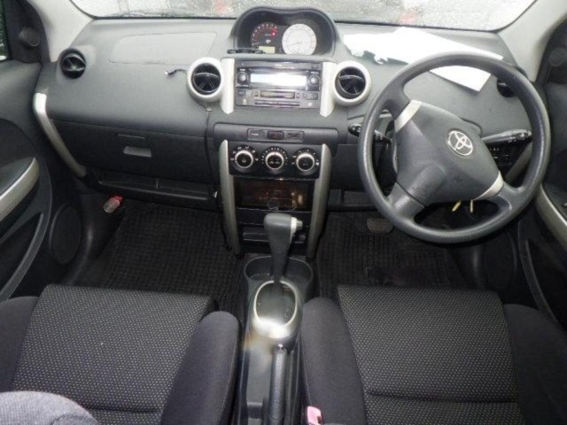 Toyota IST 2004 7676106-3