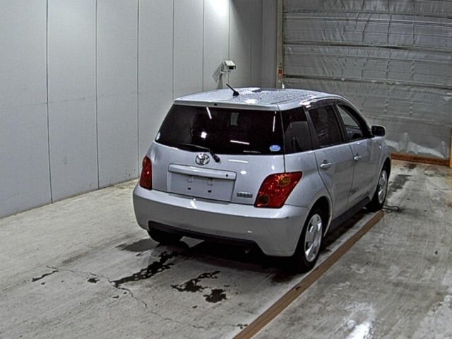 Toyota IST 2004 7676106-5