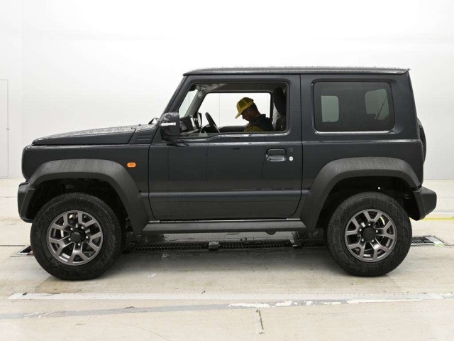 Suzuki JIMNY SIERRA 2023 7684626-4