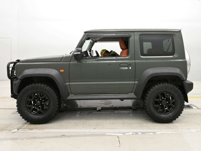 Suzuki JIMNY SIERRA 2022 7684632-4