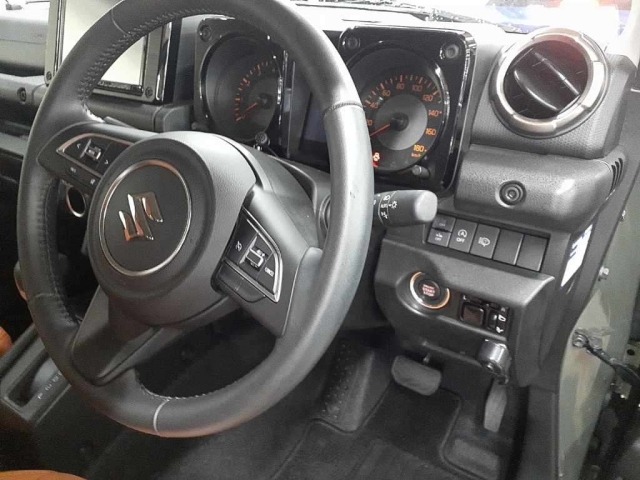 Suzuki JIMNY SIERRA 2022 7684632-9