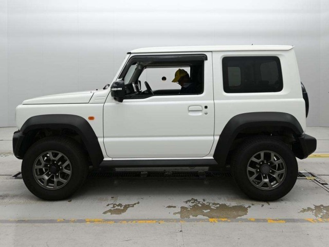 Suzuki JIMNY SIERRA 2022 7684688-4