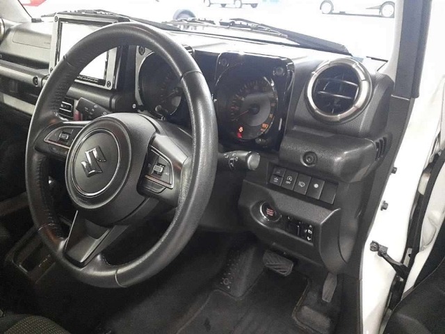 Suzuki JIMNY SIERRA 2022 7684688-9