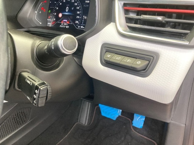 Renault LUTECIA 2021 7676958-5