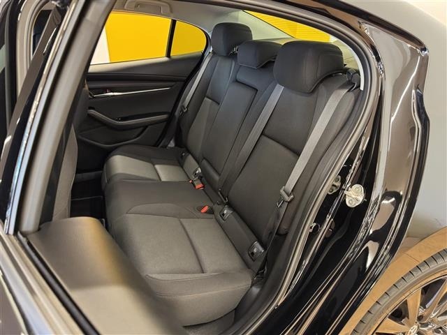 Mazda MAZDA3 2025 7686039-22