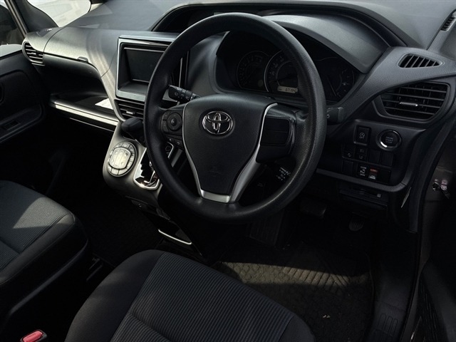 Toyota NOAH 2021 7688506-3
