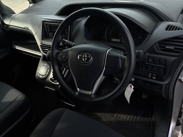 Toyota NOAH 2021 7688507-3