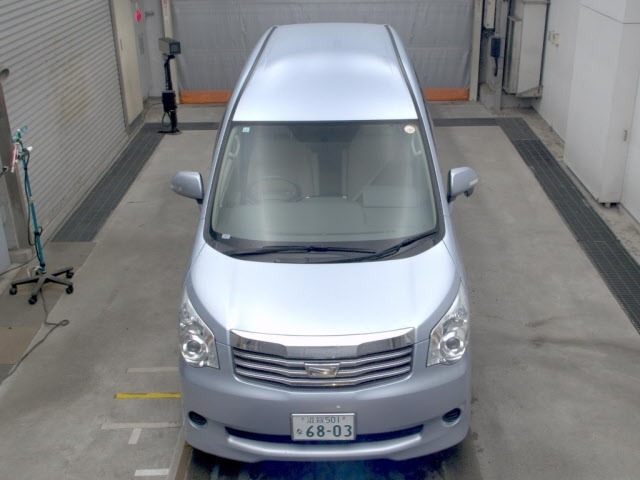 Toyota NOAH 2011 7688512-6