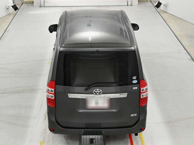 Toyota NOAH 2012 7688527-8