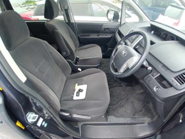 Toyota NOAH 2011 7688529-10
