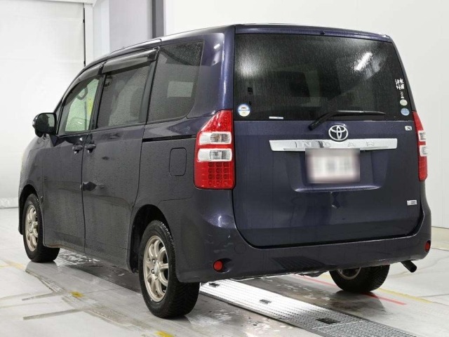 Toyota NOAH 2011 7688529-6