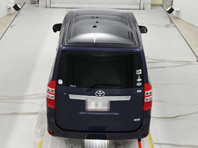 Toyota NOAH 2011 7688529-8