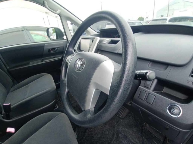 Toyota NOAH 2011 7688529-9