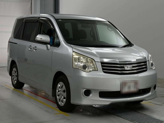 Toyota NOAH 2010 7688530-5