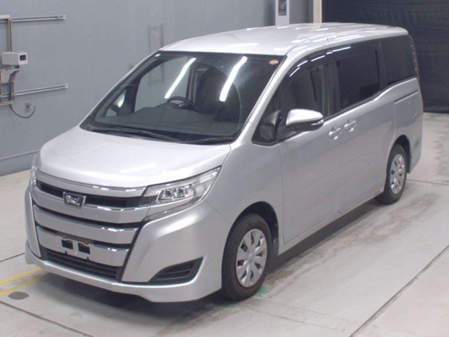 Toyota NOAH 2021 7688531-0