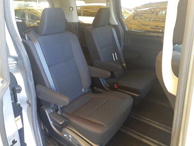 Toyota NOAH 2021 7688531-10