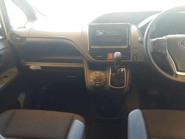Toyota NOAH 2021 7688531-9