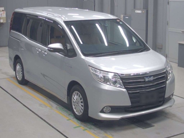 Toyota NOAH 2015 7688532-5