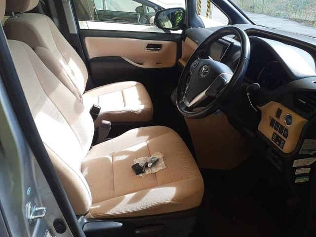 Toyota NOAH 2015 7688532-8