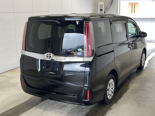 Toyota NOAH 2017 7688539-1