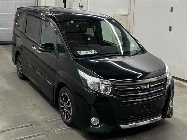 Toyota NOAH 2017 7688541-0
