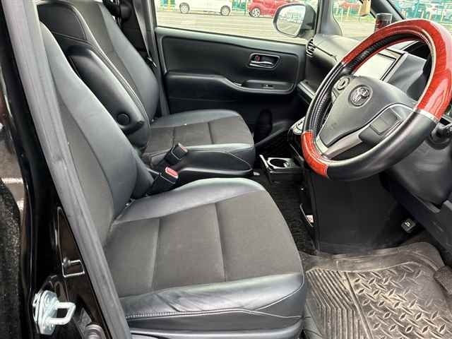 Toyota NOAH 2017 7688541-7
