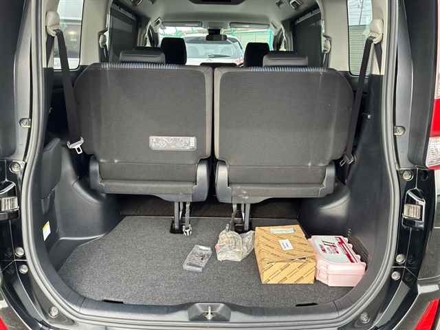 Toyota NOAH 2016 7688542-10