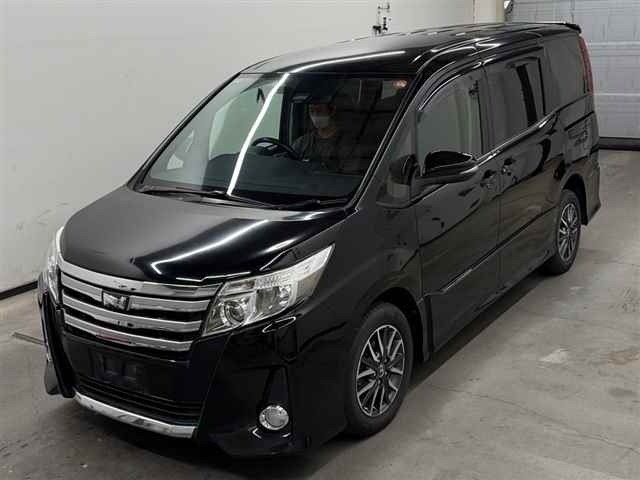 Toyota NOAH 2016 7688542-4