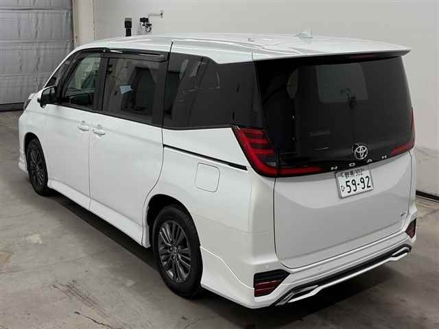 Toyota NOAH 2025 7688543-1