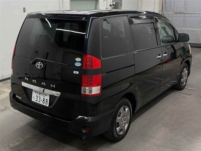 Toyota NOAH 2005 7688544-5