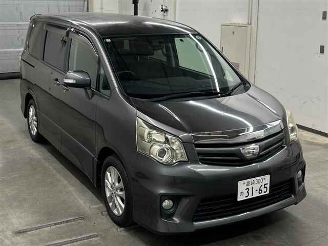 Toyota NOAH 2010 7688545-0