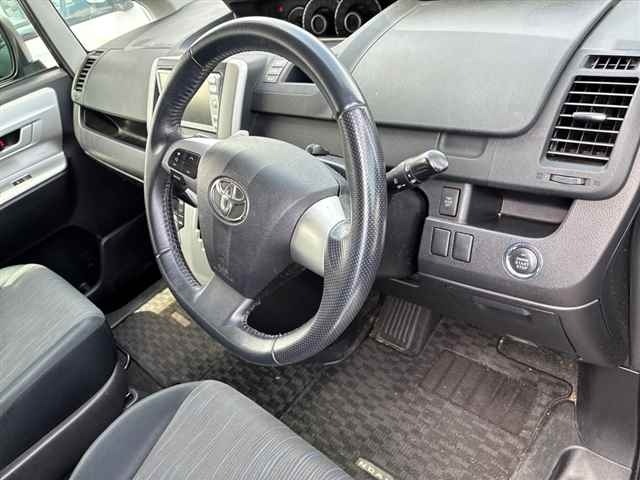 Toyota NOAH 2010 7688545-3