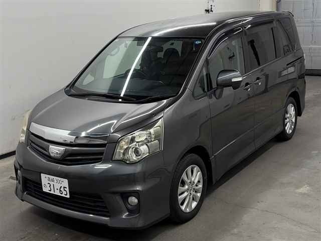 Toyota NOAH 2010 7688545-4