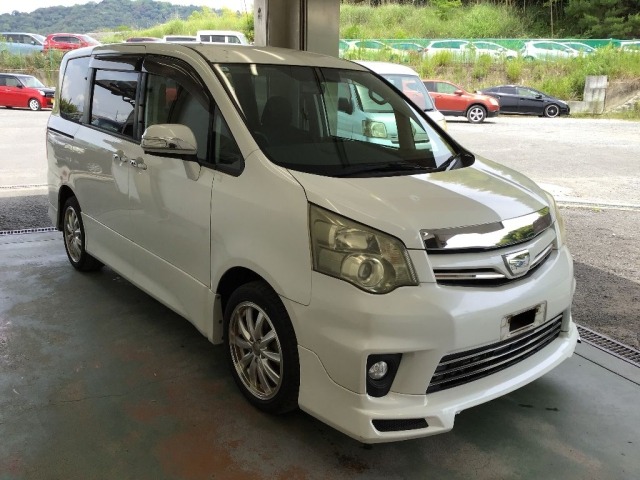 Toyota NOAH 2011 7688546-3