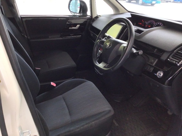 Toyota NOAH 2011 7688546-5
