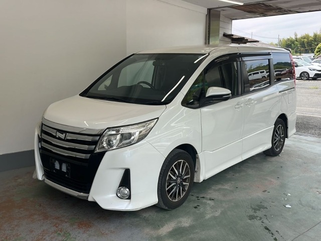 Toyota NOAH 2014 7688547-0