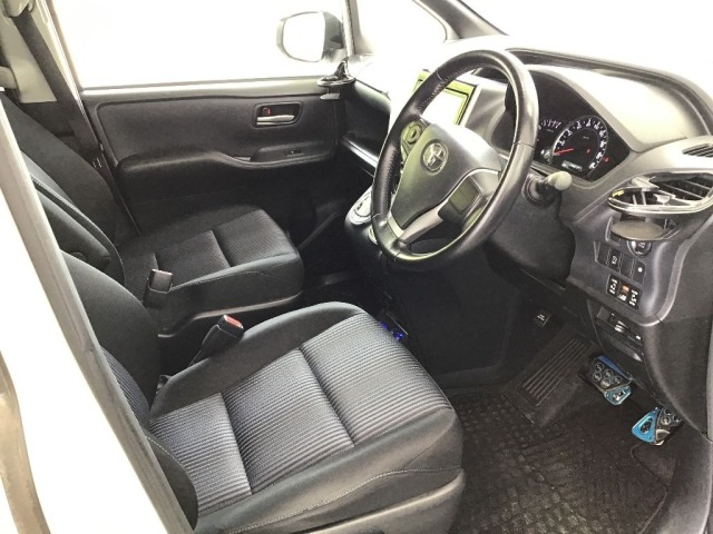 Toyota NOAH 2014 7688547-5