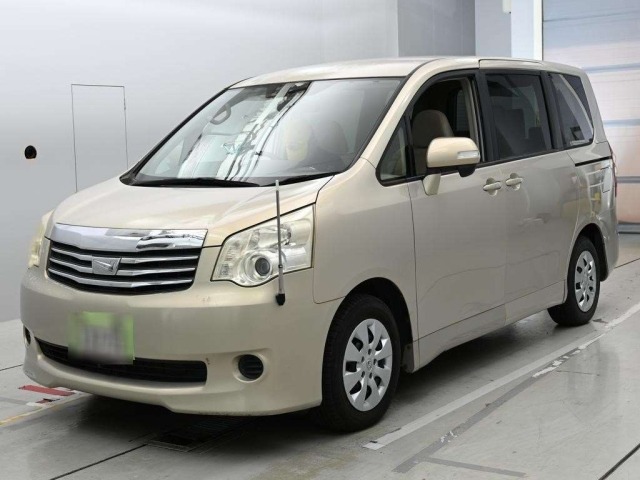 Toyota NOAH 2011 7688550-0