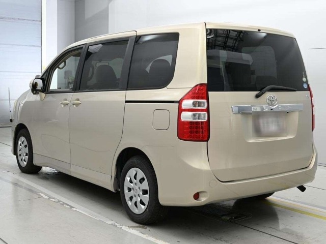 Toyota NOAH 2011 7688550-6