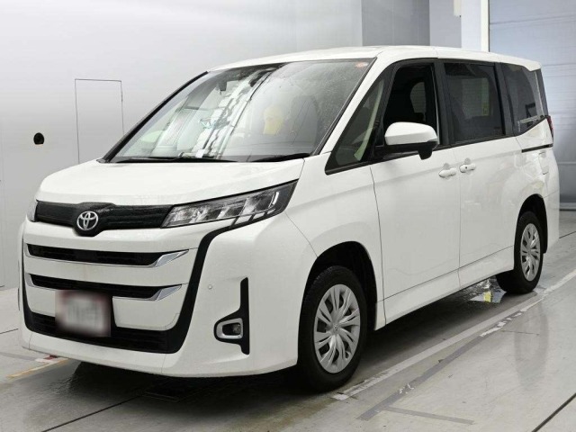 Toyota NOAH 2022 7688551-0