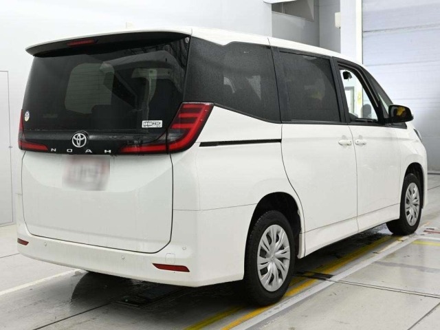 Toyota NOAH 2022 7688551-1
