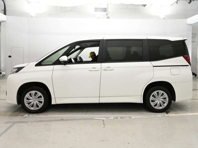 Toyota NOAH 2022 7688551-4