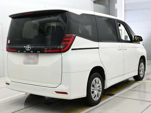 Toyota NOAH 2022 7688553-1